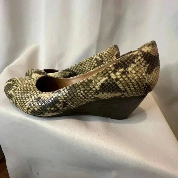 Clarks Collection Wedge Heels Leather Snake Skin Black Blend Round Toe - Picture 2 of 7